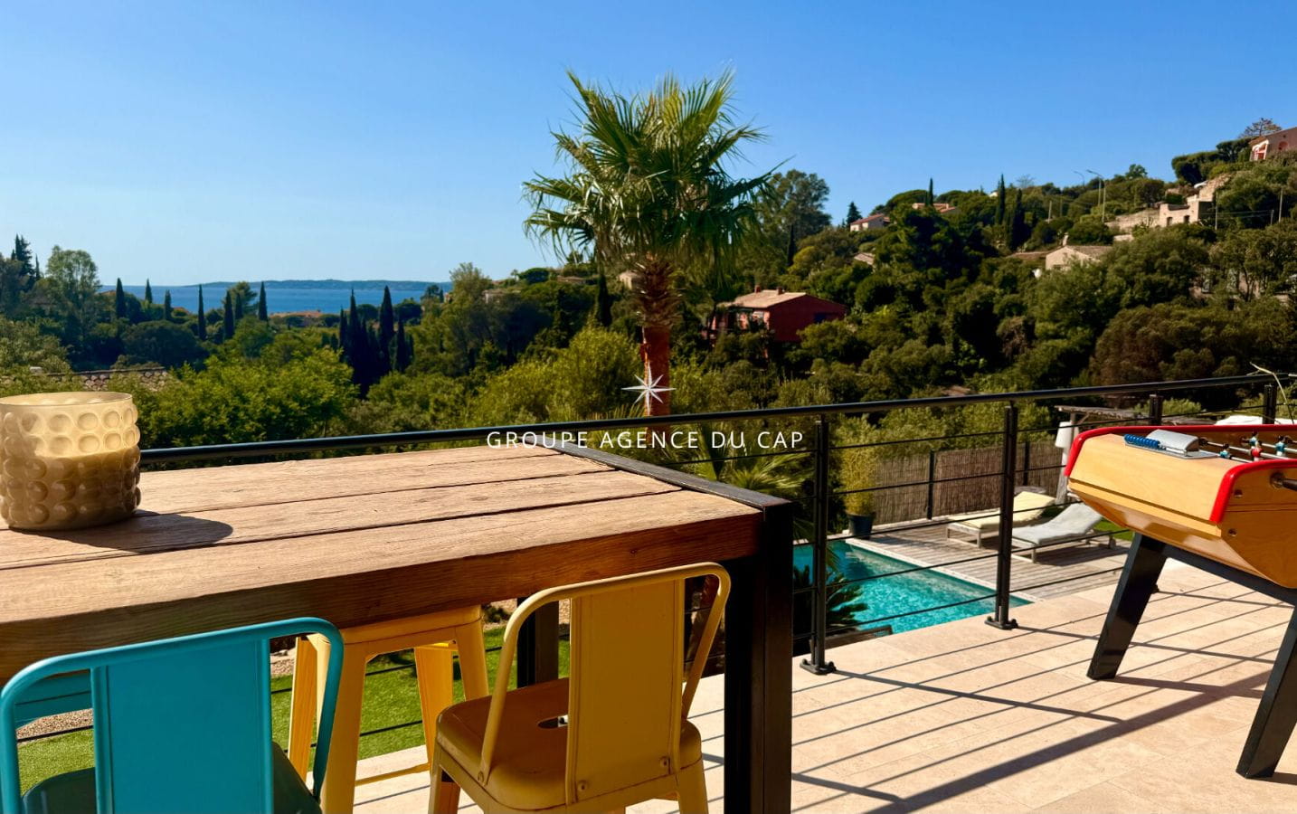 VILLA MODERNE VUE MER SUR LE GOLFE DE SAINT TROPEZ AVEC PISCINE GARAGE ET APPARTEMENT 4 PIECES, AUX ISSAMBRES Image 11