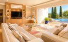 A VENDRE VILLA VUE MER AVEC 3 CHAMBRES ET PISCINE A SAINT AYGULF Min 5