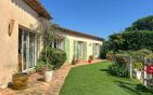 À VENDRE À SAINTE-MAXIME VILLA DE PLAIN-PIED AVEC PISCINE, 4 CHAMBRES ET APERCU MER PROCHE DES PLAGES DE LA NARTELLE Min 0