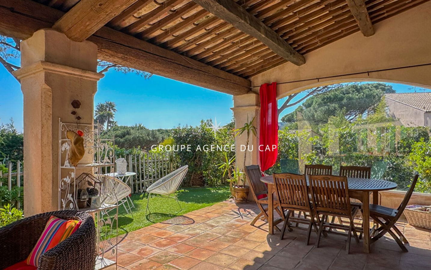 À VENDRE À SAINTE-MAXIME VILLA DE PLAIN-PIED AVEC PISCINE, 4 CHAMBRES ET APERCU MER PROCHE DES PLAGES DE LA NARTELLE Image 17