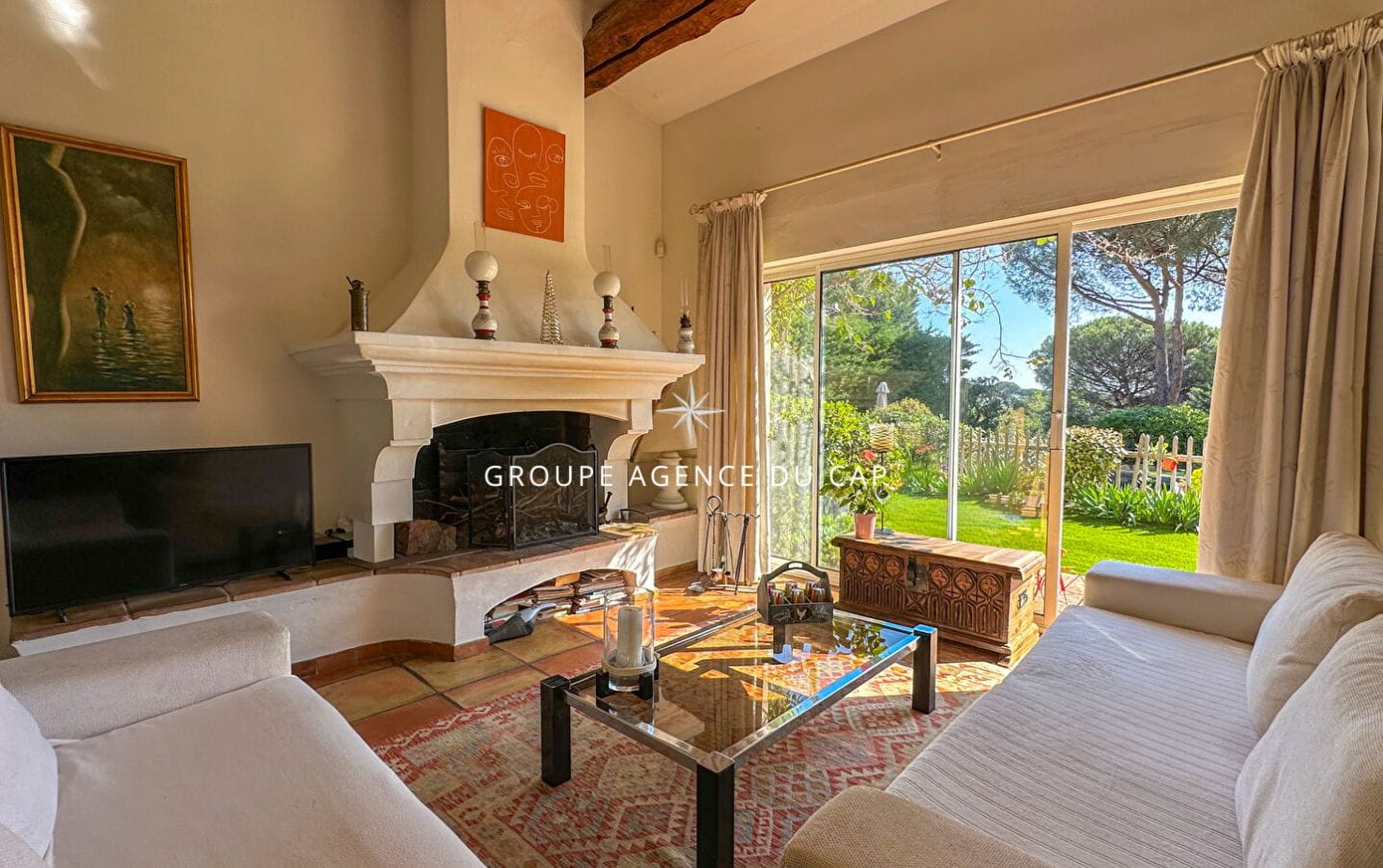 À VENDRE À SAINTE-MAXIME VILLA DE PLAIN-PIED AVEC PISCINE, 4 CHAMBRES ET APERCU MER PROCHE DES PLAGES DE LA NARTELLE Image 4