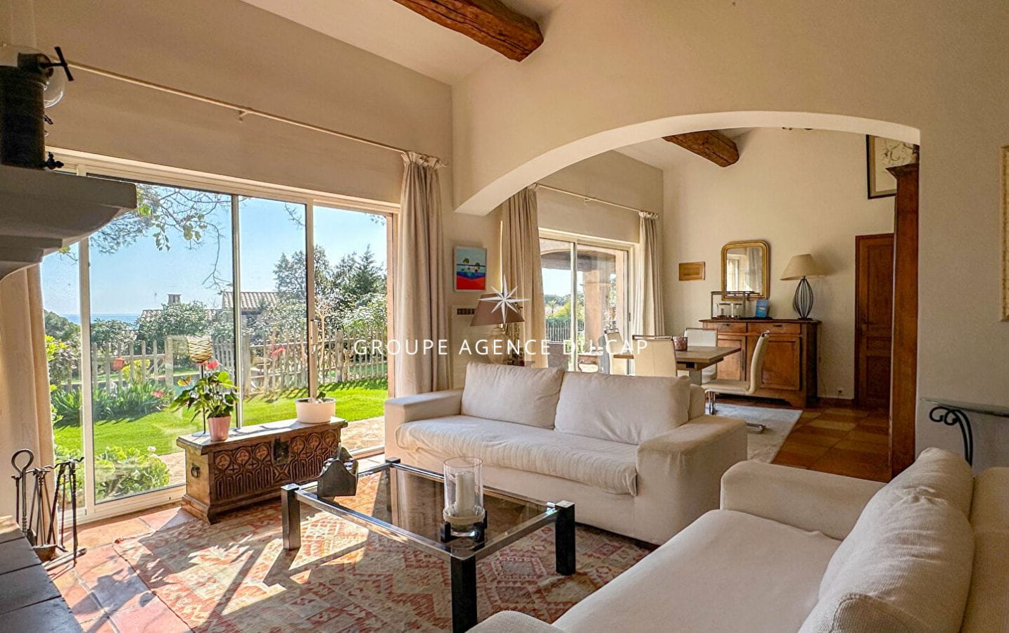 À VENDRE À SAINTE-MAXIME VILLA DE PLAIN-PIED AVEC PISCINE, 4 CHAMBRES ET APERCU MER PROCHE DES PLAGES DE LA NARTELLE Image 5