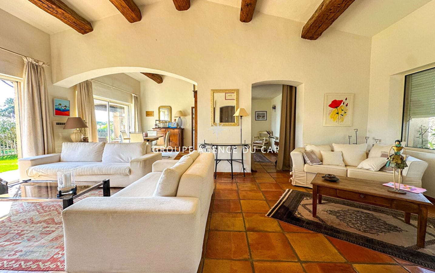 À VENDRE À SAINTE-MAXIME VILLA DE PLAIN-PIED AVEC PISCINE, 4 CHAMBRES ET APERCU MER PROCHE DES PLAGES DE LA NARTELLE Image 9