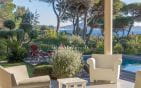 À VENDRE VILLA CONTEMPORAINE VUE MER DE PLAIN PIED TERRAIN PLAT PISCINE ET JACUZZI SALLE DE SPORT ET DOUBLE GARAGE , À GRIMAUD À PIEDS DES PLAGES Min 3