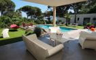 À VENDRE VILLA CONTEMPORAINE VUE MER DE PLAIN PIED TERRAIN PLAT PISCINE ET JACUZZI SALLE DE SPORT ET DOUBLE GARAGE , À GRIMAUD À PIEDS DES PLAGES Min 4