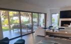 À VENDRE VILLA CONTEMPORAINE VUE MER DE PLAIN PIED TERRAIN PLAT PISCINE ET JACUZZI SALLE DE SPORT ET DOUBLE GARAGE , À GRIMAUD À PIEDS DES PLAGES Min 5