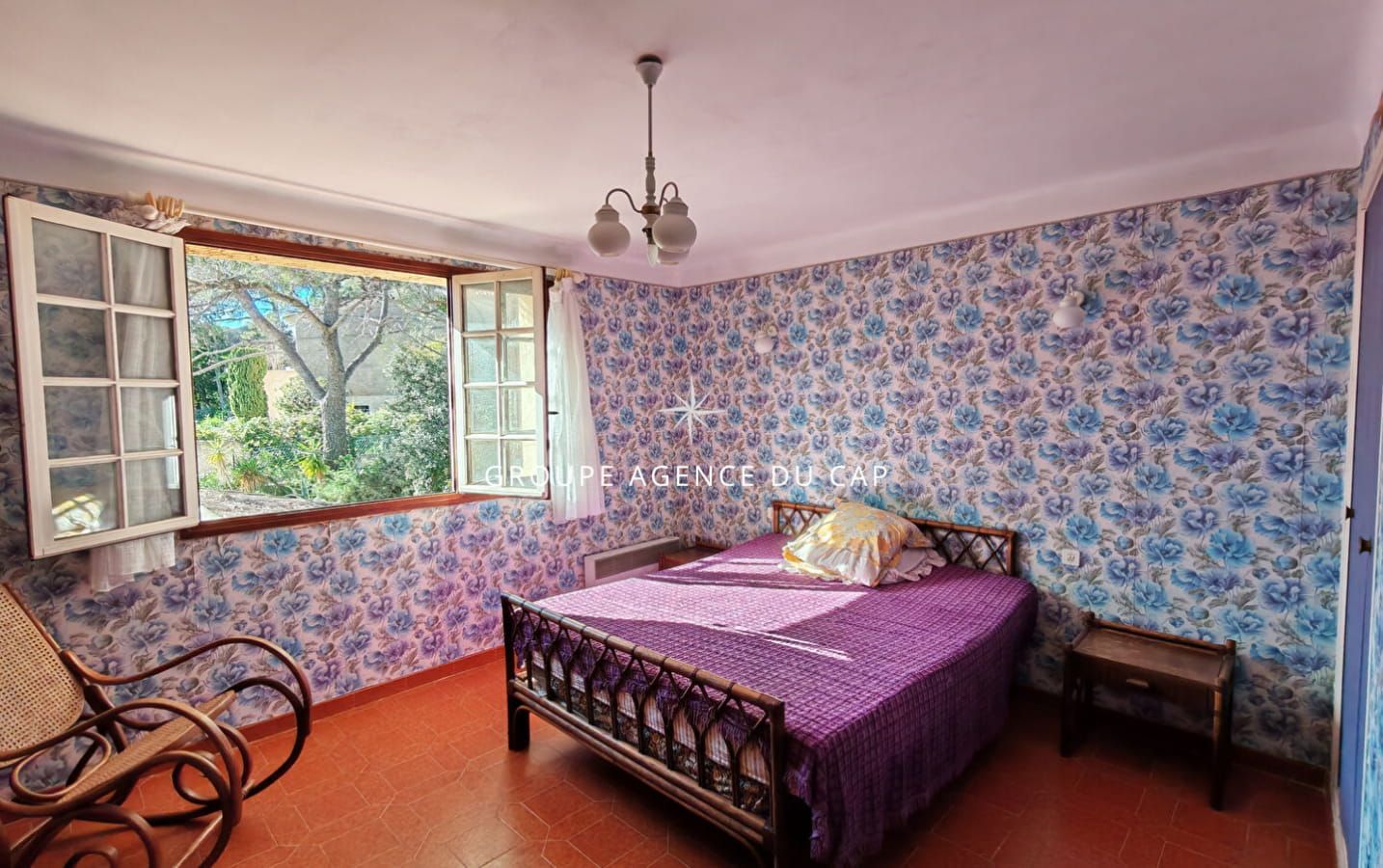 A VENDRE VILLA 6 PIECES 4 CHAMBRES SOLARIUM AVEC APERCU MER PISCINE A PROXIMITE DU CENTRE VILLE DE SAINT AYGULF Image 10