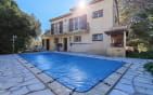 A VENDRE VILLA 6 PIECES 4 CHAMBRES SOLARIUM AVEC APERCU MER PISCINE A PROXIMITE DU CENTRE VILLE DE SAINT AYGULF Min 15