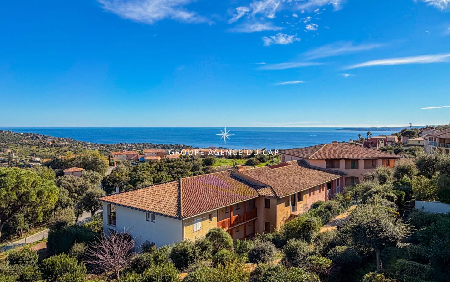 A VENDRE APPARTEMENT 36M2 VUE MER RESIDENCE AVEC PISCINE Image 8