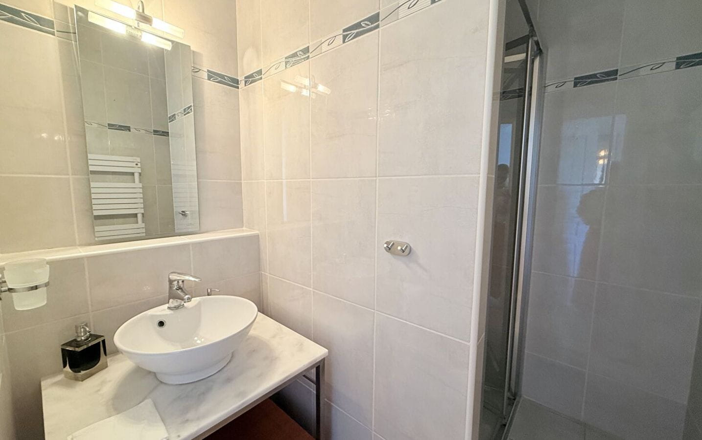 Appartement T3 de 75m2 avec vue mer double garage et cave, aux Issambres Image 5