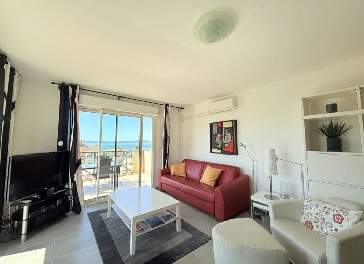 Appartement T3 de 75m2 avec vue mer double garage et cave, aux Issambres