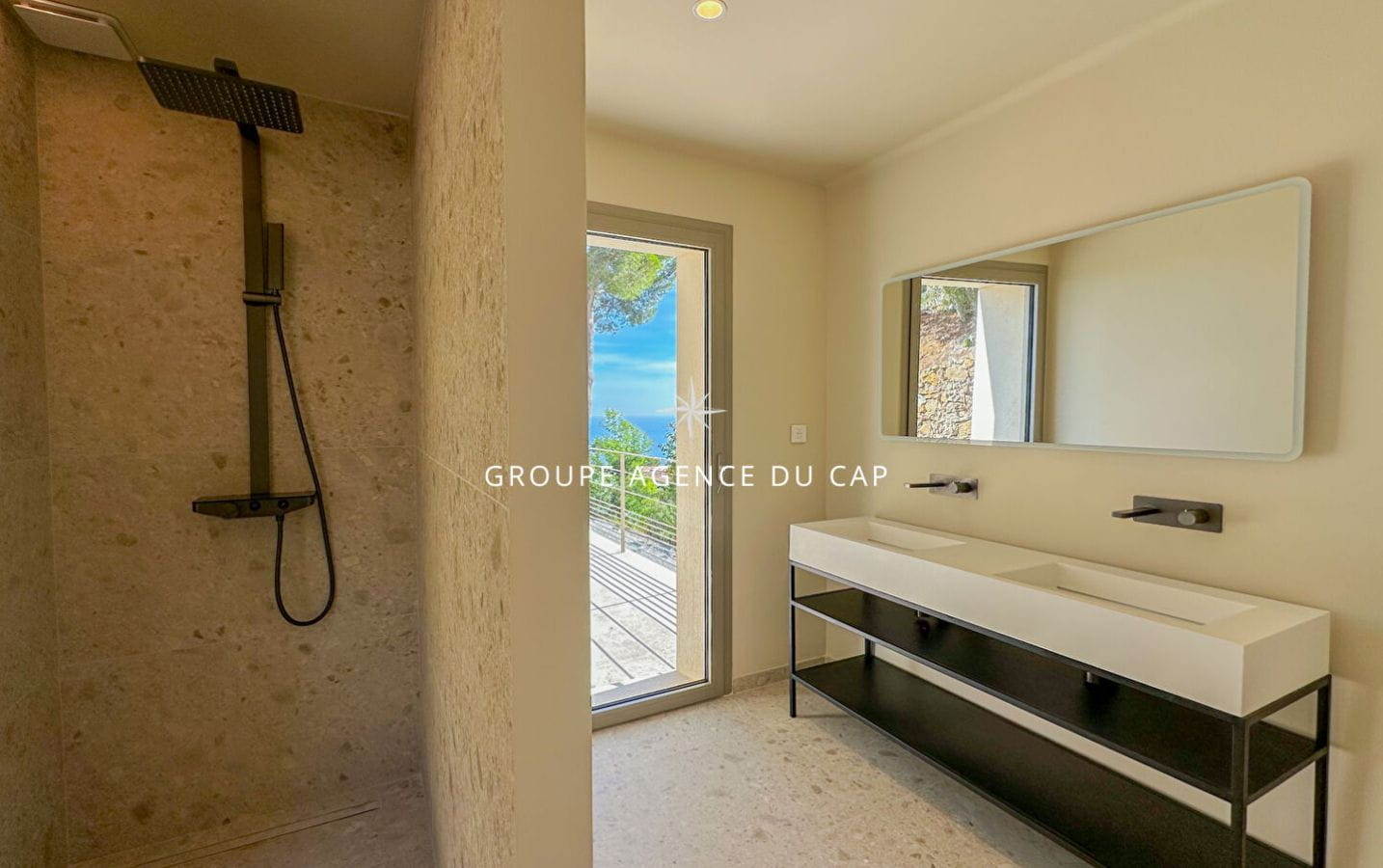 NEW CONTEMPORARY VILLA 4 BEDROOMS SUITES POOL GARAGE PANORAMIC SEA VIEW IN LES ISSAMBRES Image 10