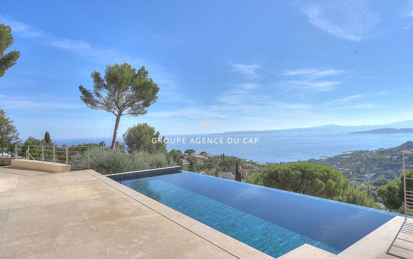 NEW CONTEMPORARY VILLA 4 BEDROOMS SUITES POOL GARAGE PANORAMIC SEA VIEW IN LES ISSAMBRES Image 0