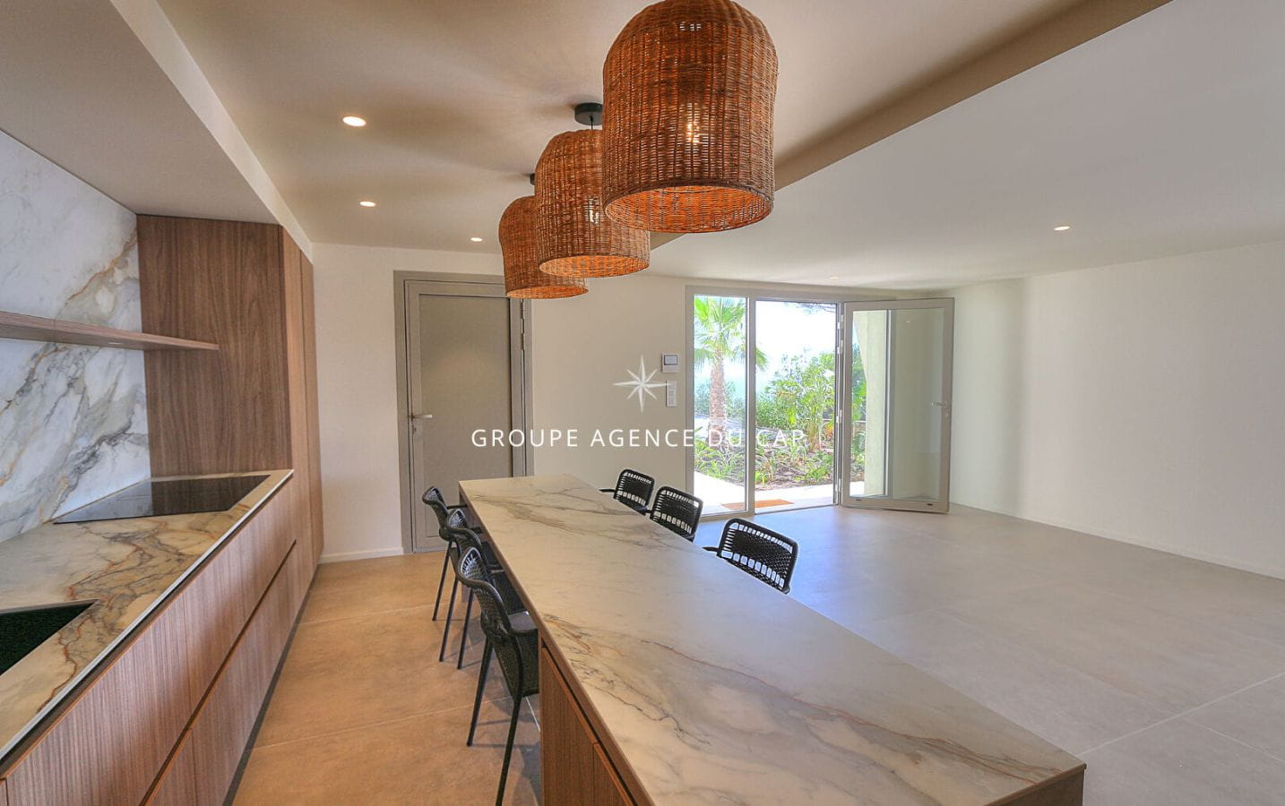 NEW CONTEMPORARY VILLA 4 BEDROOMS SUITES POOL GARAGE PANORAMIC SEA VIEW IN LES ISSAMBRES Image 4