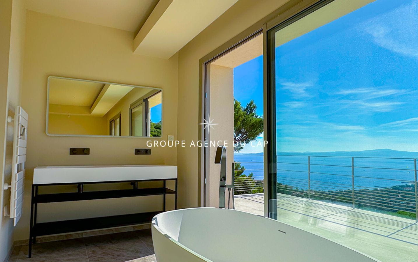 NEW CONTEMPORARY VILLA 4 BEDROOMS SUITES POOL GARAGE PANORAMIC SEA VIEW IN LES ISSAMBRES Image 7