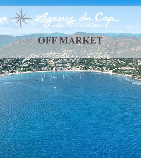 Villa confidentiel les pieds dans l’eau avec accès direct à la mer