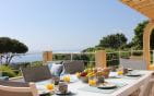 FOR SALE SEA VIEW VILLA 3 BEDROOMS WITH INDEPENDENT STUDIO – POOL – LES ISSAMBRES Min 9