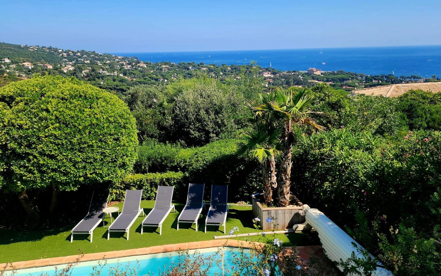 A VENDRE VILLA VUE MER 4 CHAMBRES AVEC STUDIO INDEPENDANT – PISCINE – LES ISSAMBRES Image 1