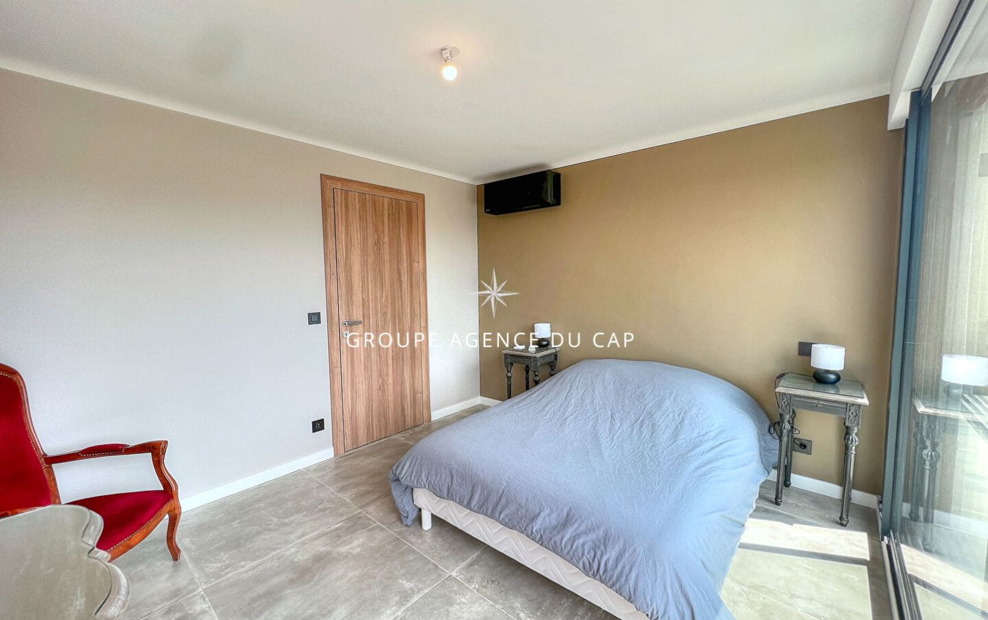 Stunning Contemporary Villa for Sale in Boulouris, Saint Raphael Image 9