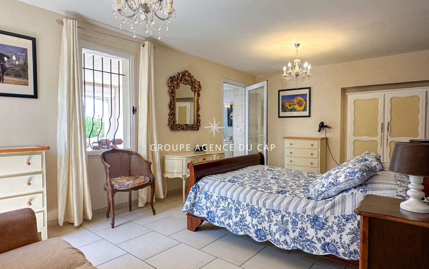 A VENDRE VILLA STYLE PROVENCALE 5 CHAMBRES VUE MER GOLFE ST-TROPEZ AUX ISSAMBRES Image 10