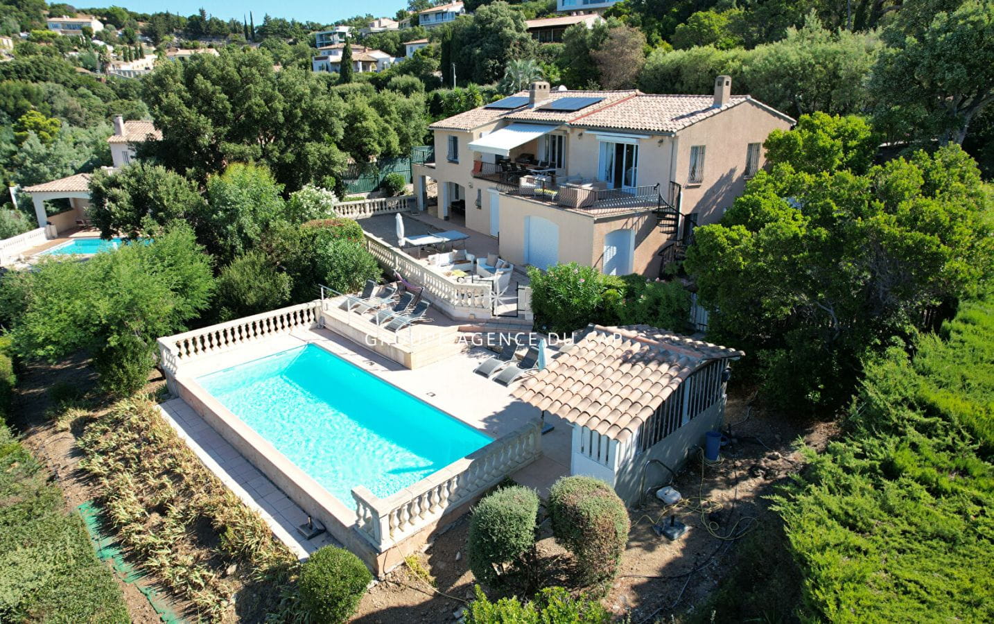 A VENDRE VILLA STYLE PROVENCALE 5 CHAMBRES VUE MER GOLFE ST-TROPEZ AUX ISSAMBRES Image 0