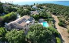 A VENDRE VILLA STYLE PROVENCALE 5 CHAMBRES VUE MER GOLFE ST-TROPEZ AUX ISSAMBRES Min 3