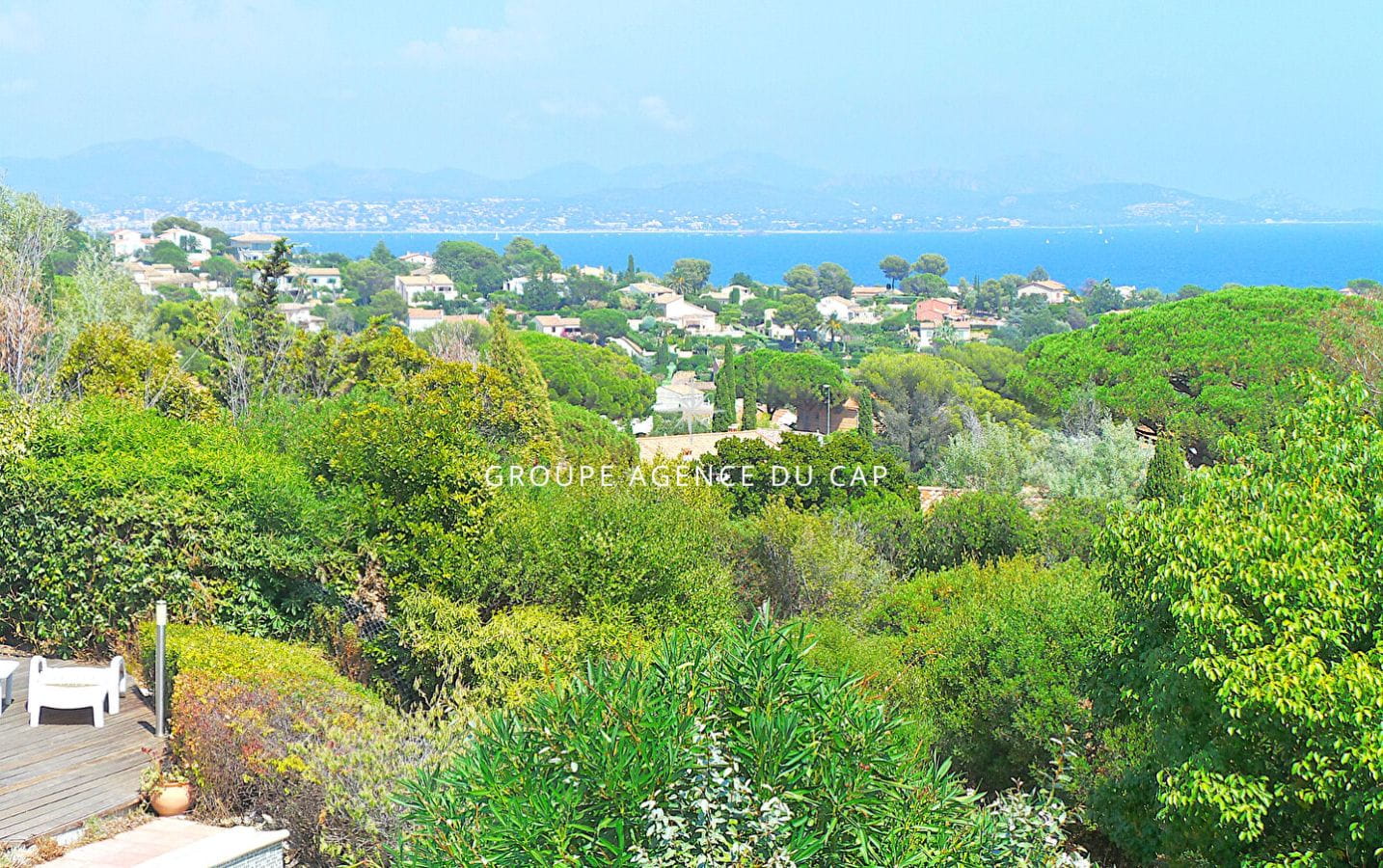 FOR SALE VILLA 215sqm VERY NICE SEA VIEW 5 EN-SUITE BEDROOMS SWIMMING POOL WITH POOLHOUSE GARAGE AND PARKING, IN LES ISSAMBRES Image 0