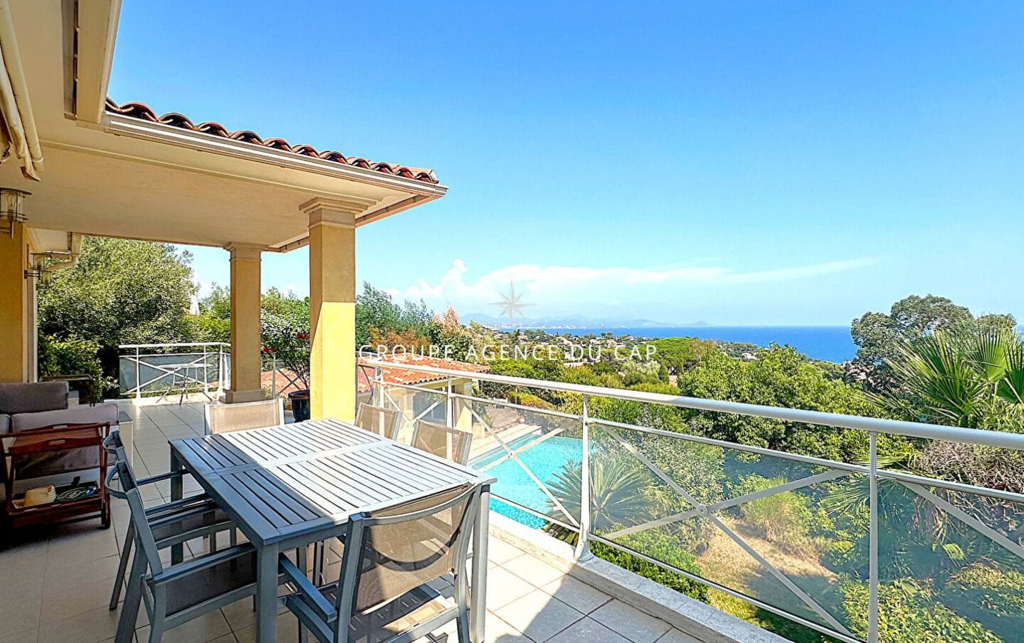 FOR SALE VILLA 215sqm VERY NICE SEA VIEW 5 EN-SUITE BEDROOMS SWIMMING POOL WITH POOLHOUSE GARAGE AND PARKING, IN LES ISSAMBRES Image 9