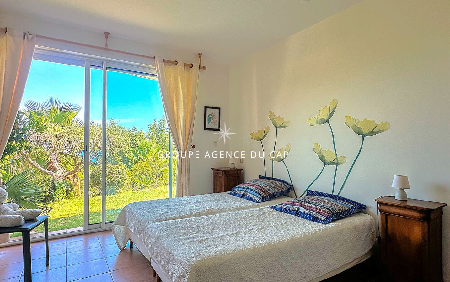 A VENDRE VILLA 215M² TRES BELLE VUE MER 5 CHAMBRES EN SUITE  PISCINE AVEC POOLHOUSE GARAGE ET PARKINGS, AUX ISSAMBRES Image 13