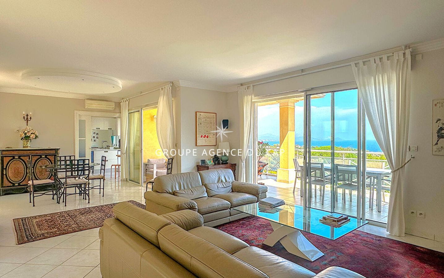 A VENDRE VILLA 215M² TRES BELLE VUE MER 5 CHAMBRES EN SUITE  PISCINE AVEC POOLHOUSE GARAGE ET PARKINGS, AUX ISSAMBRES Image 8