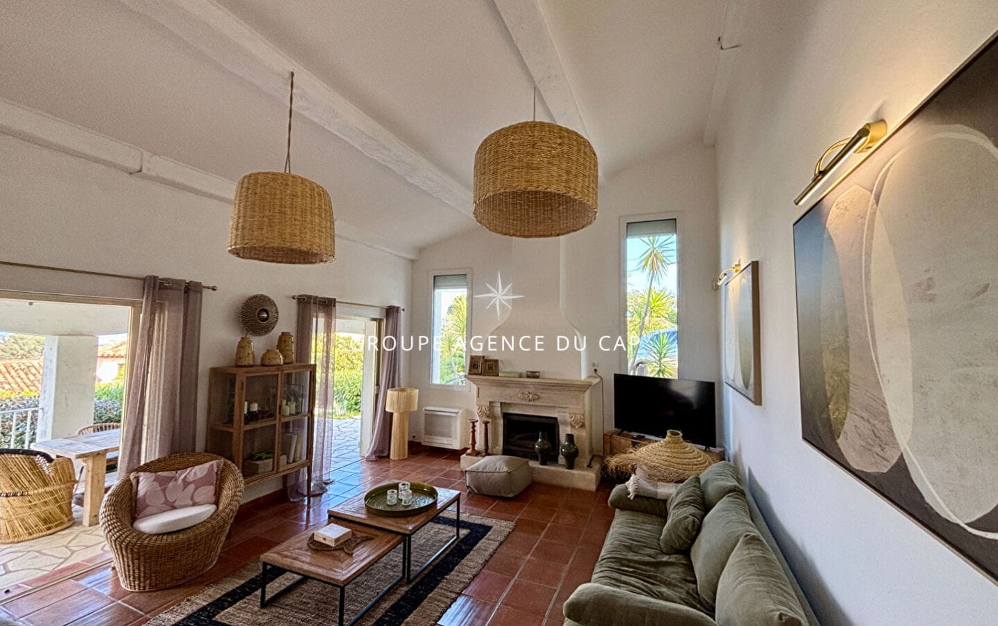 A VENDRE VILLA STYLE PROVENCAL 5 CHAMBRES PISCINE GARAGE VUE MER À SAINT-AYGULF Image 3