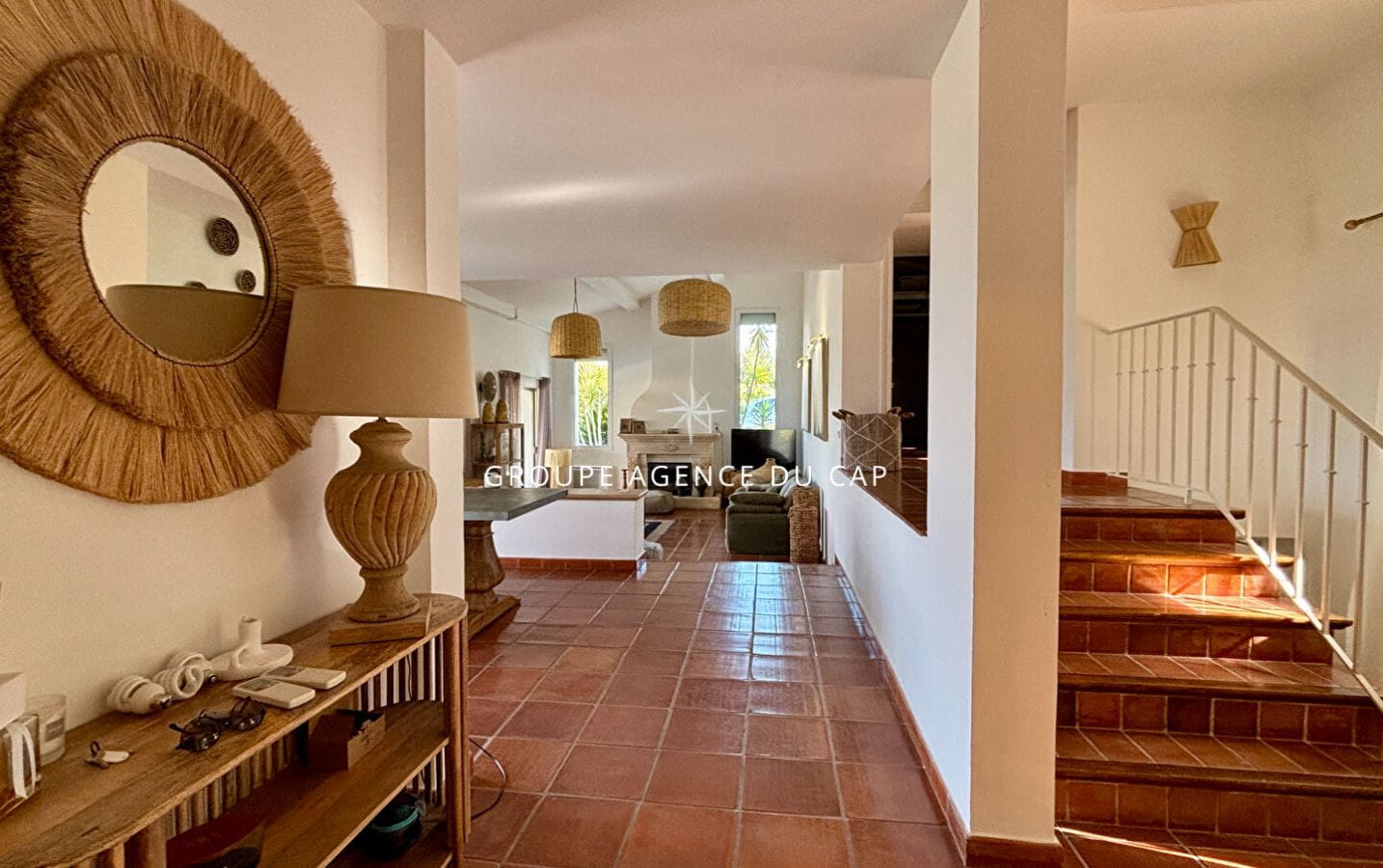 A VENDRE VILLA STYLE PROVENCAL 5 CHAMBRES PISCINE GARAGE VUE MER À SAINT-AYGULF Image 5
