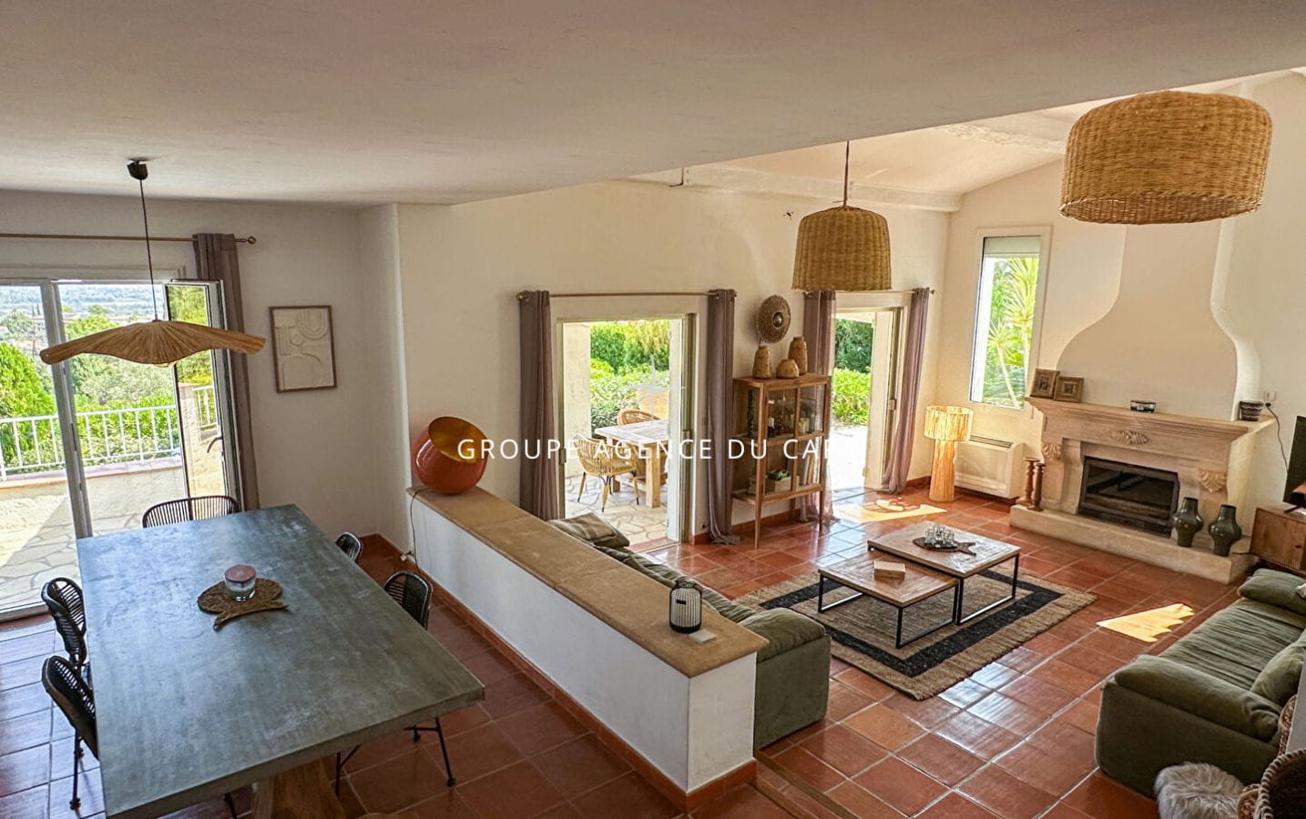 EXCLUSIVITE A VENDRE VILLA STYLE PROVENCAL 5 CHAMBRES PISCINE GARAGE VUE MER À SAINT-AYGULF Image 4