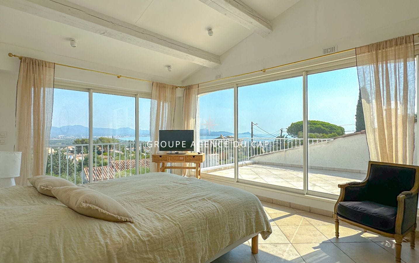 FOR SALE PROVENCAL STYLE VILLA 5 BEDROOMS POOL GARAGE SEA VIEW IN SAINT-AYGULF Image 11