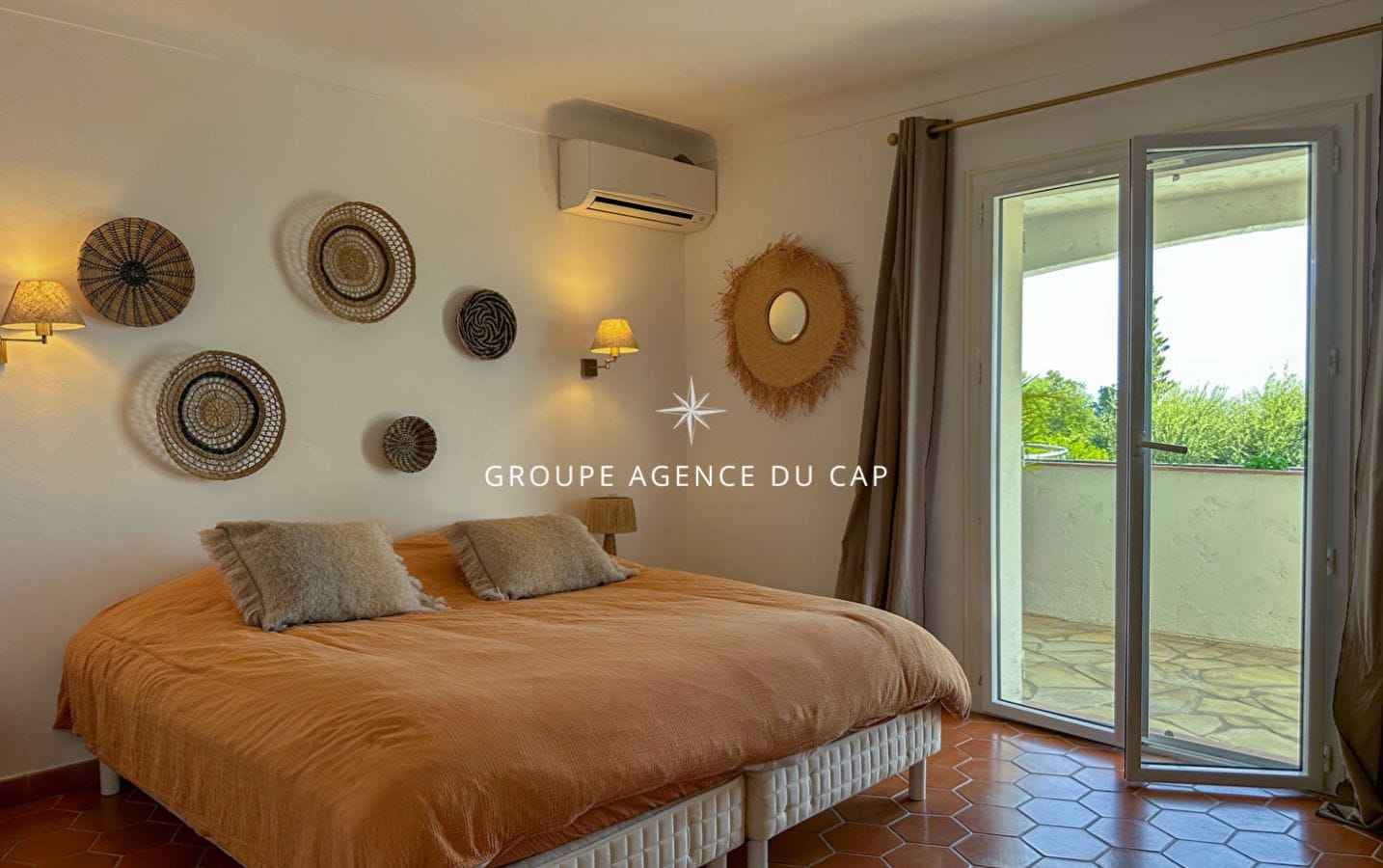 FOR SALE PROVENCAL STYLE VILLA 5 BEDROOMS POOL GARAGE SEA VIEW IN SAINT-AYGULF Image 13