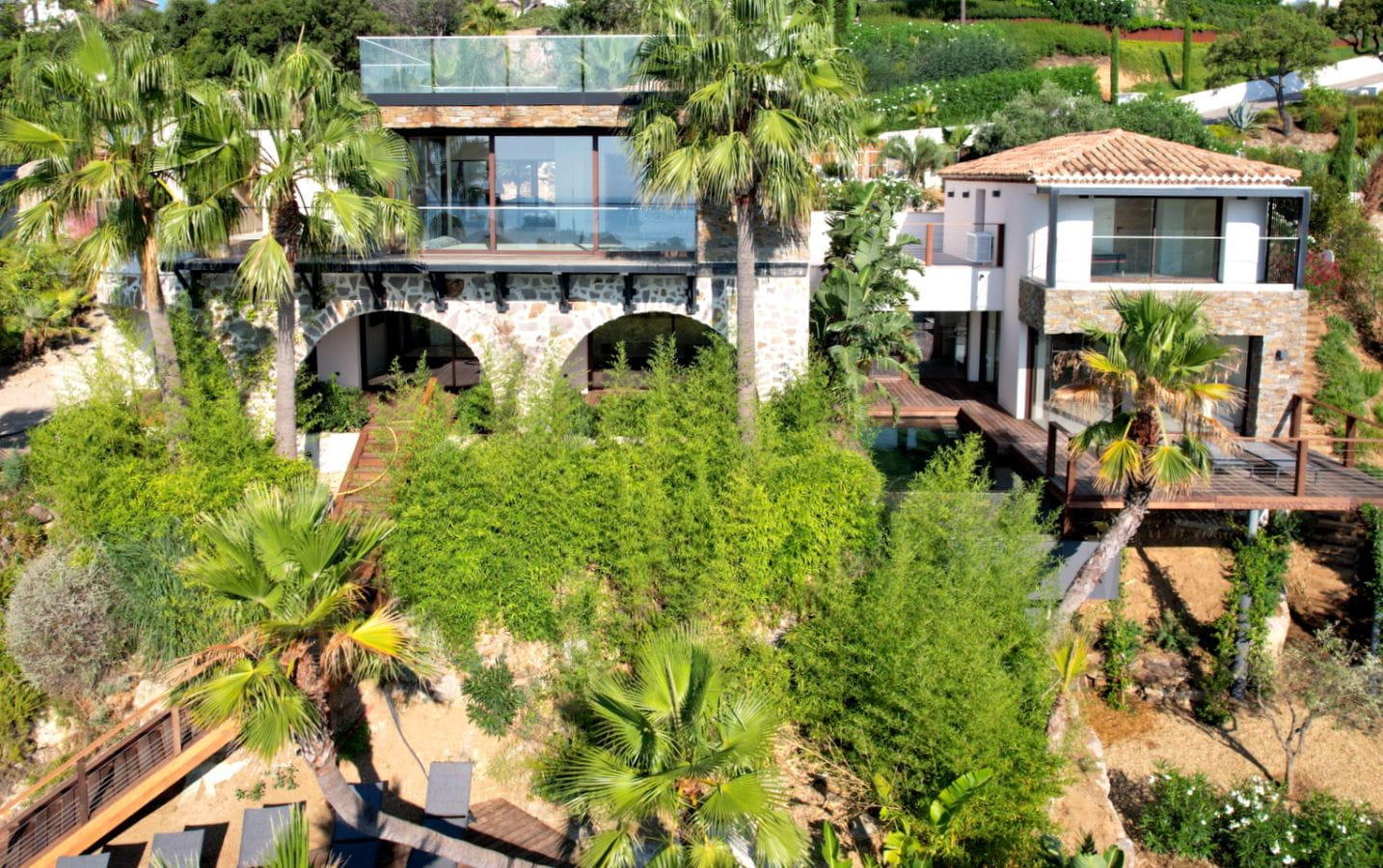 FOR SALE TWO CONTEMPORARY PROPERTIES WITH SEA VIEWS ON THE GULF OF SAINT TROPEZ, 7 BEDROOMS, IN SAINTE MAXIME Image 1