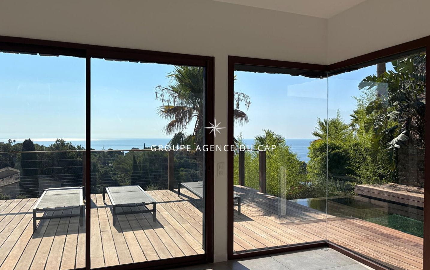 FOR SALE TWO CONTEMPORARY PROPERTIES WITH SEA VIEWS ON THE GULF OF SAINT TROPEZ, 7 BEDROOMS, IN SAINTE MAXIME Image 10