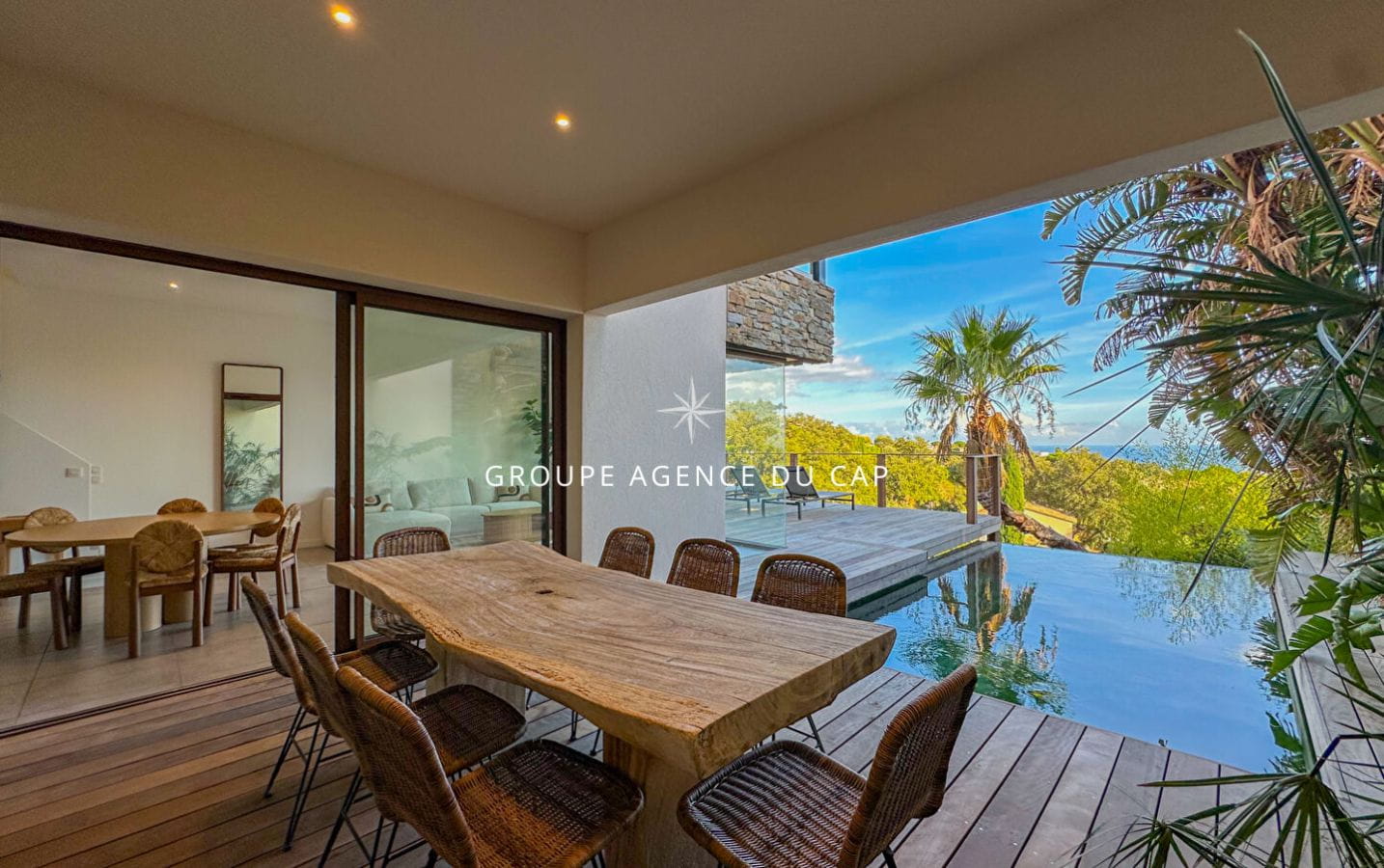 A VENDRE DEUX PROPRIETES CONTEMPORAINES VUE MER SUR LE GOLFE DE SAINT TROPEZ 7 CHAMBRES, A SAINTE MAXIME Image 14