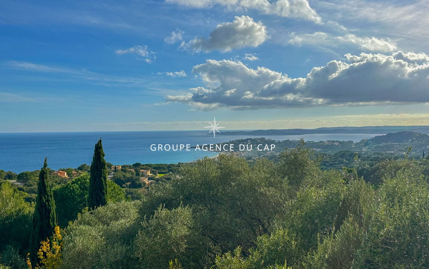 A VENDRE DEUX PROPRIETES CONTEMPORAINES VUE MER SUR LE GOLFE DE SAINT TROPEZ 7 CHAMBRES, A SAINTE MAXIME Image 2