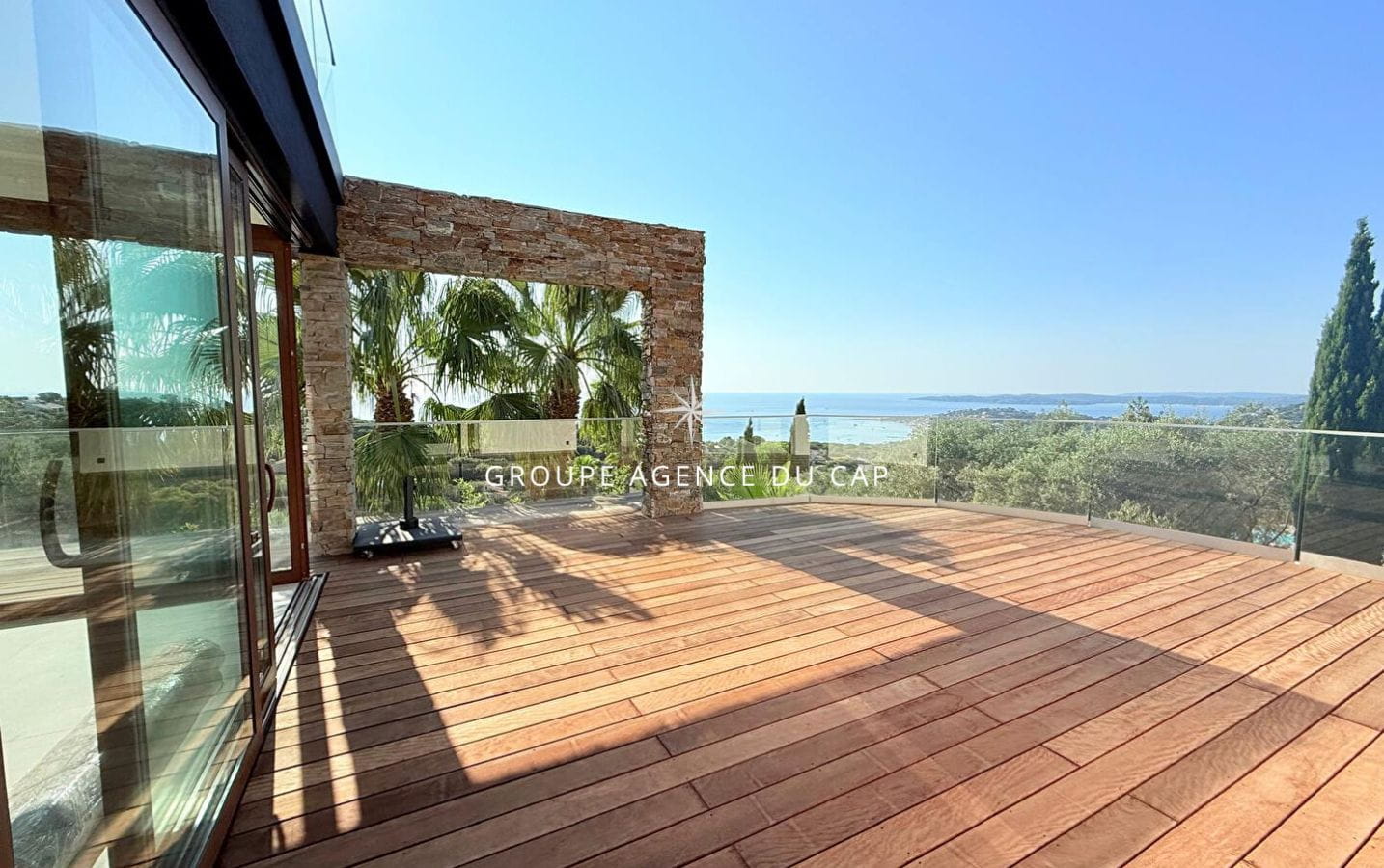 A VENDRE DEUX PROPRIETES CONTEMPORAINES VUE MER SUR LE GOLFE DE SAINT TROPEZ 7 CHAMBRES, A SAINTE MAXIME Image 3