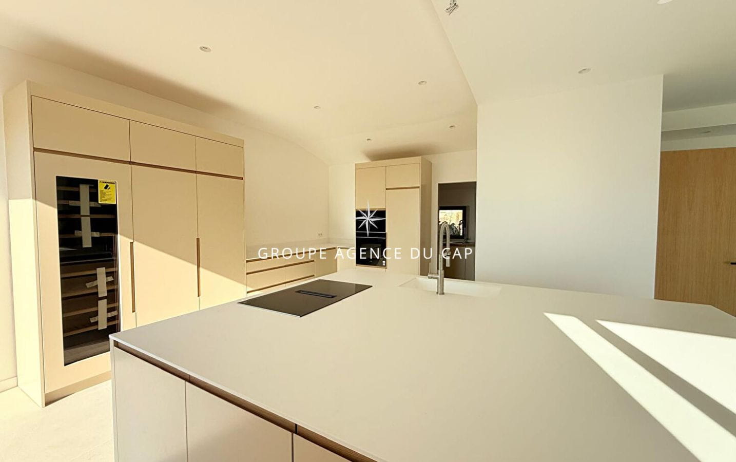 A VENDRE DEUX PROPRIETES CONTEMPORAINES VUE MER SUR LE GOLFE DE SAINT TROPEZ 7 CHAMBRES, A SAINTE MAXIME Image 6