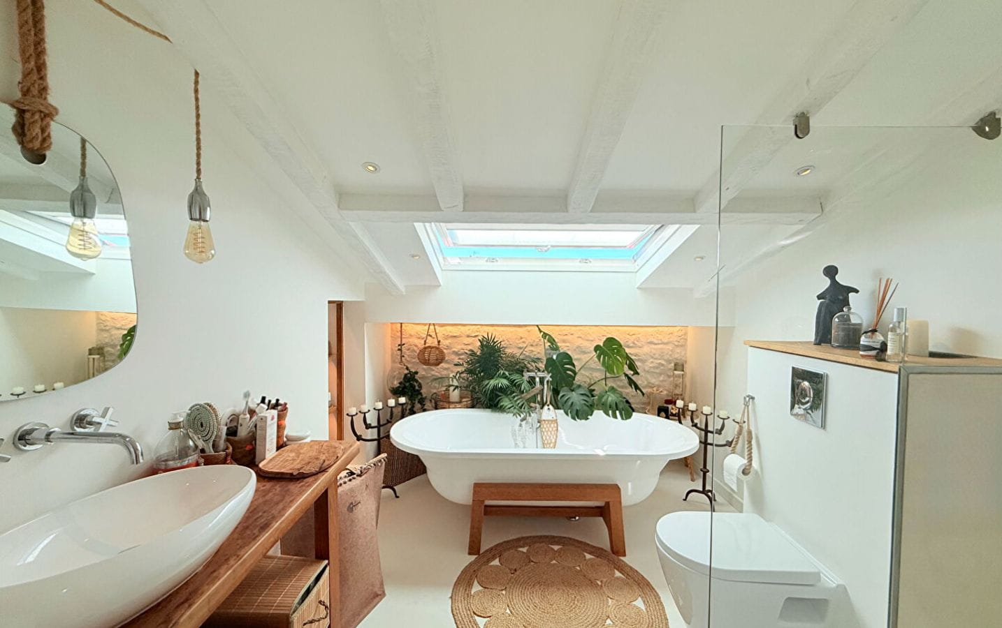 SEA VIEW VILLA 105 M2, WALK TO THE SEA AND LES ISSAMBRES CENTER Image 14