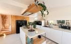 VILLA VUE MER 105 M2, A PIED MER ET CENTRE  LES ISSAMBRES Min 9