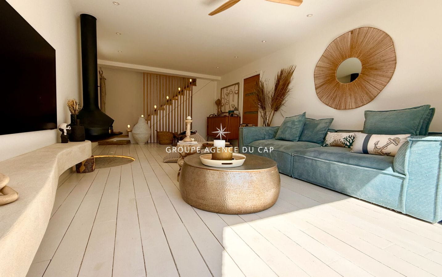 CENTRE AND BEACH ON FOOT SEA VIEW VILLA WITH POOL AND PRIVATE PLACE Image 11