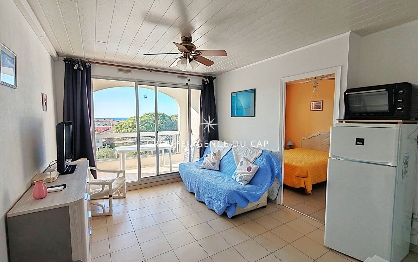 EXCLUSIVE – FOR SALE 2-ROOM APARTMENT WITH SEA VIEW IN RESIDENCE WITH POOL – CELLAR AND PARKING – 200M FROM THE SEA AND 600M FROM THE TOWN CENTER OF SAINT AYGULF Image 3