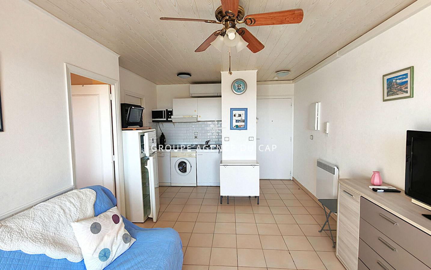 OFFRE AU PRIX RECUE – EXCLUSIVITE A VENDRE APPARTEMENT 2 PIECES VUE MER DANS RESIDENCE AVEC PISCINE CAVE ET PARKING, A 200M DE LA MER ET 600M DU CENTRE VILLE DE SAINT AYGULF Image 4