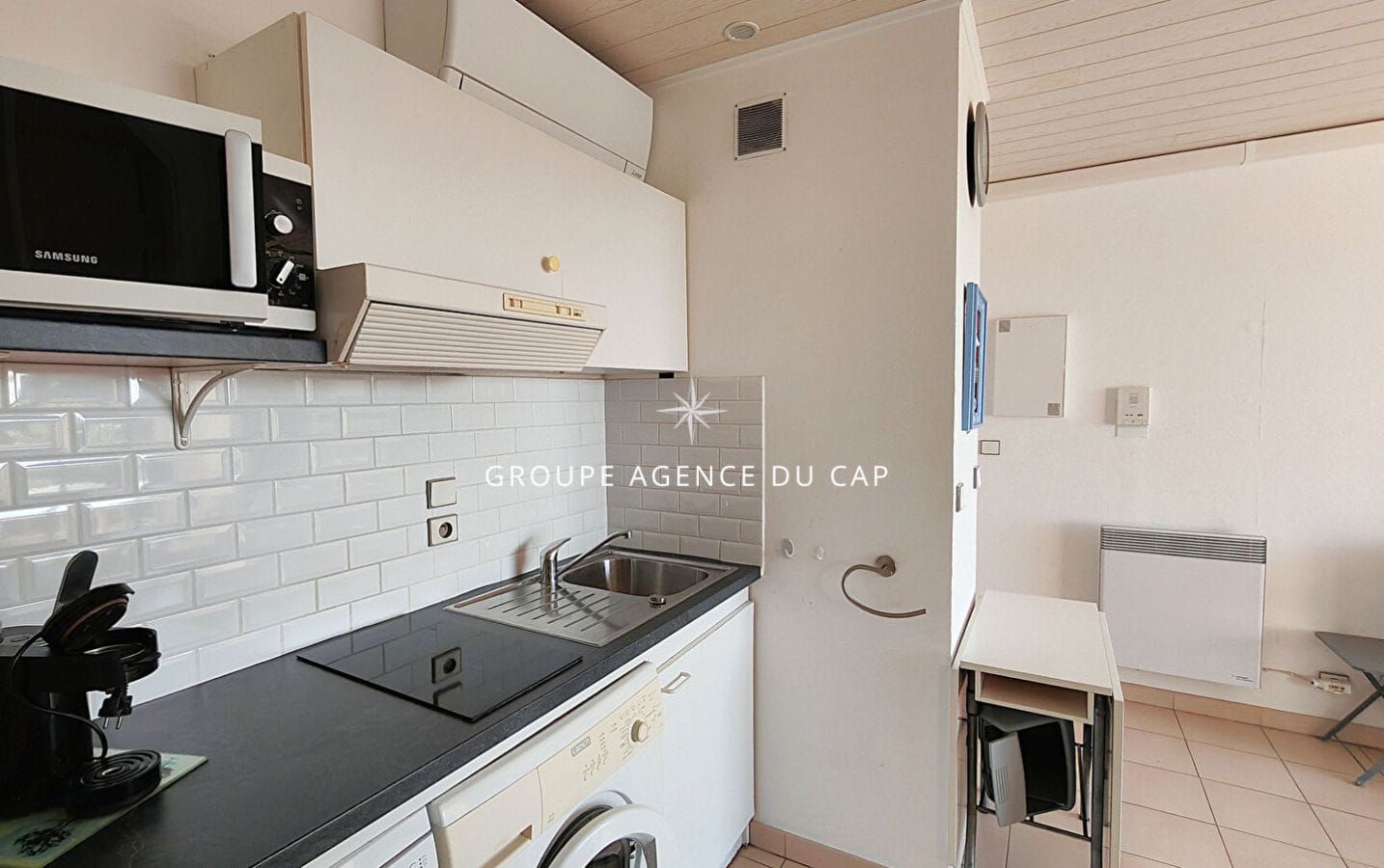 OFFRE AU PRIX RECUE – EXCLUSIVITE A VENDRE APPARTEMENT 2 PIECES VUE MER DANS RESIDENCE AVEC PISCINE CAVE ET PARKING, A 200M DE LA MER ET 600M DU CENTRE VILLE DE SAINT AYGULF Image 5