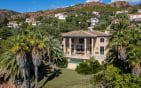 SAINT RAPHAEL ANTHEOR VILLA PIEDS DANS L’ EAU AVEC ACCES PRIVE A LA PLAGE Min 1