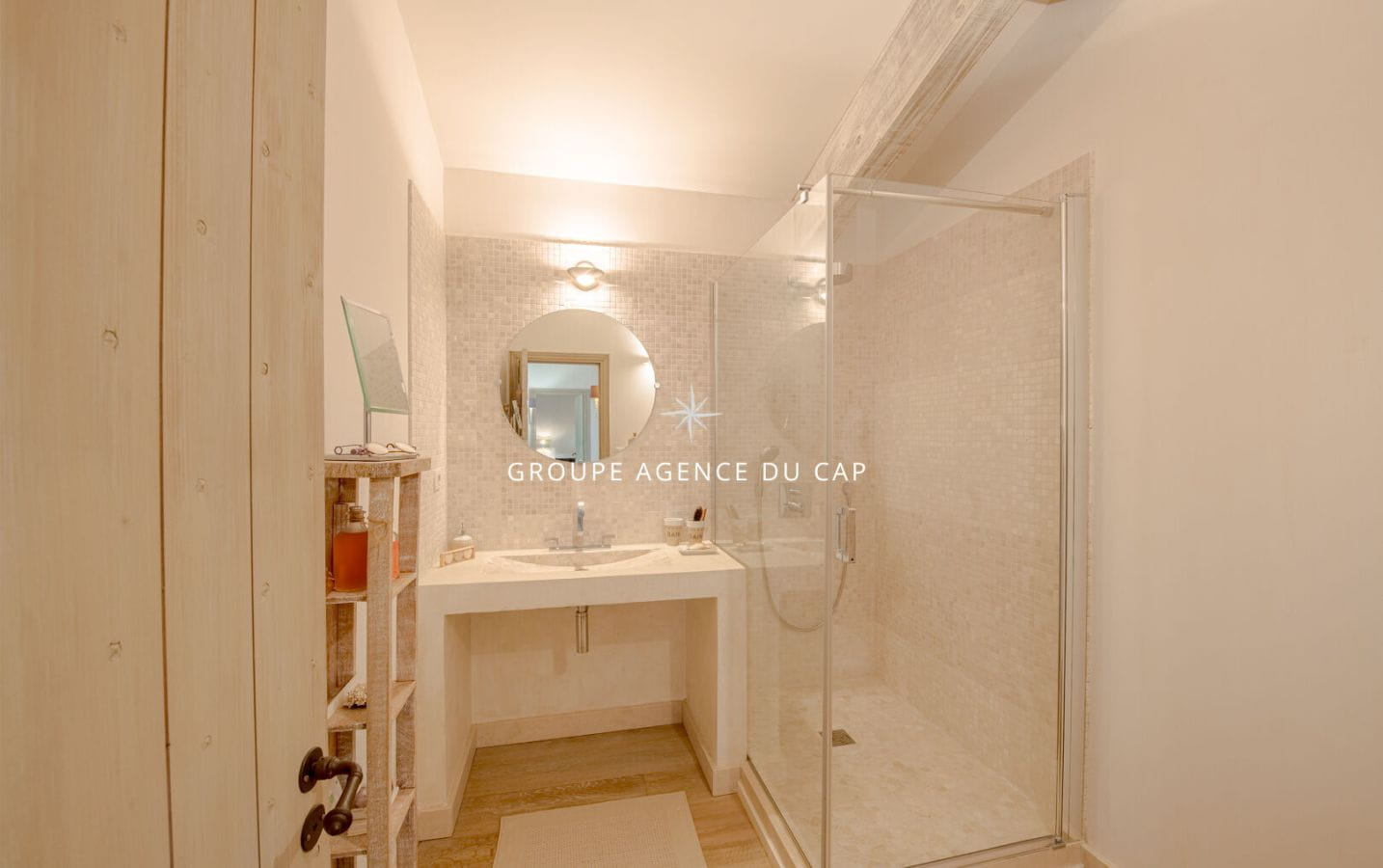 SAINT RAPHAEL ANTHEOR VILLA PIEDS DANS L’ EAU AVEC ACCES PRIVE A LA PLAGE Image 11