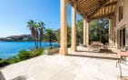 SAINT RAPHAEL ANTHEOR VILLA PIEDS DANS L’ EAU AVEC ACCES PRIVE A LA PLAGE Min 5